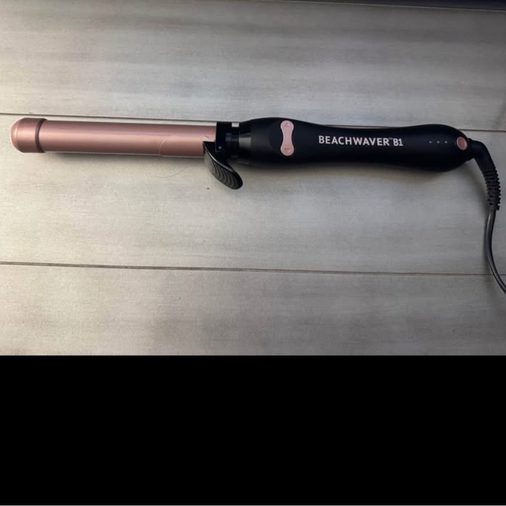 The Beachwaver Co. Pink and Black Curling Iron